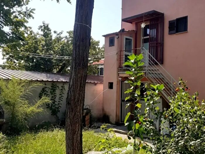 Appartamento trilocale in vendita in Via Nave, Sarzana