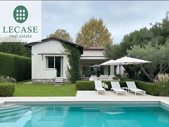 Casa con 6 locali in vendita in Via Abruzzi, Forte Dei Marmi