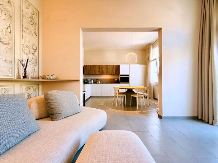 Casa con 6 locali in vendita in Camaiore