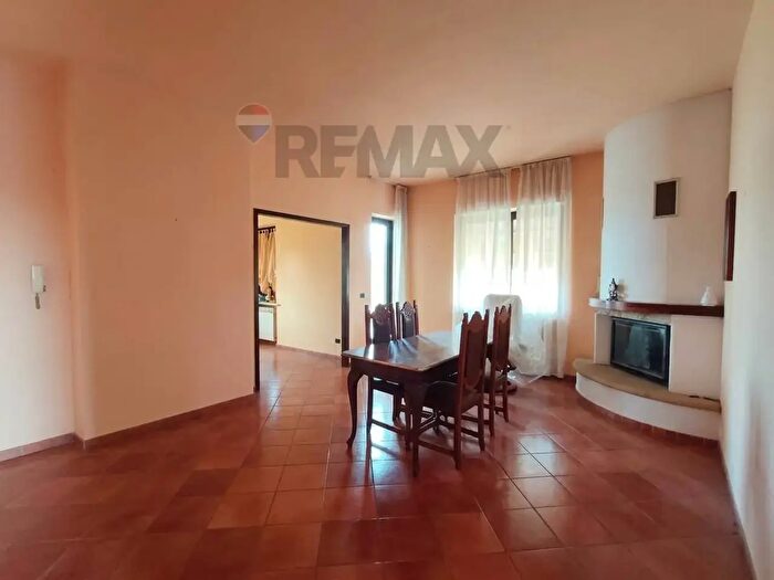 Appartamento quadrilocale in vendita in Via Laghi di Avigliana, Busca