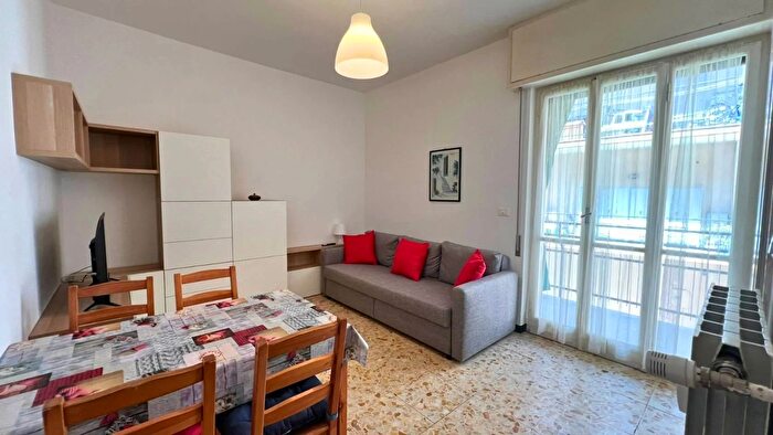 Appartamento bilocale in affitto in Via Stella, Loano