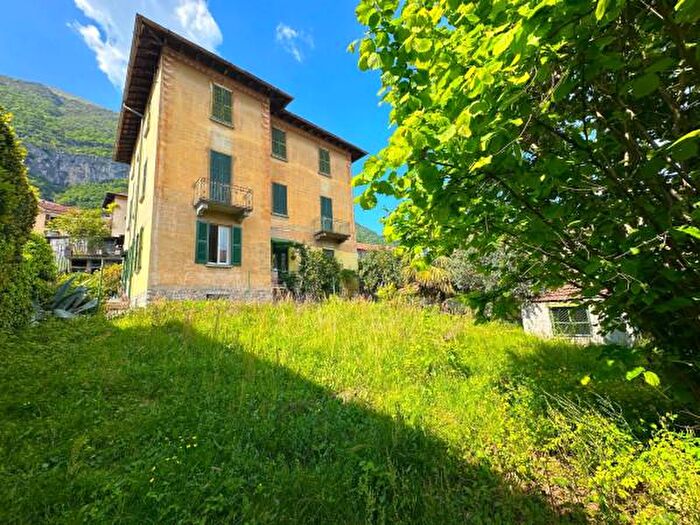 Appartamento con 5 locali in vendita in Via Statale b, Tremezzina