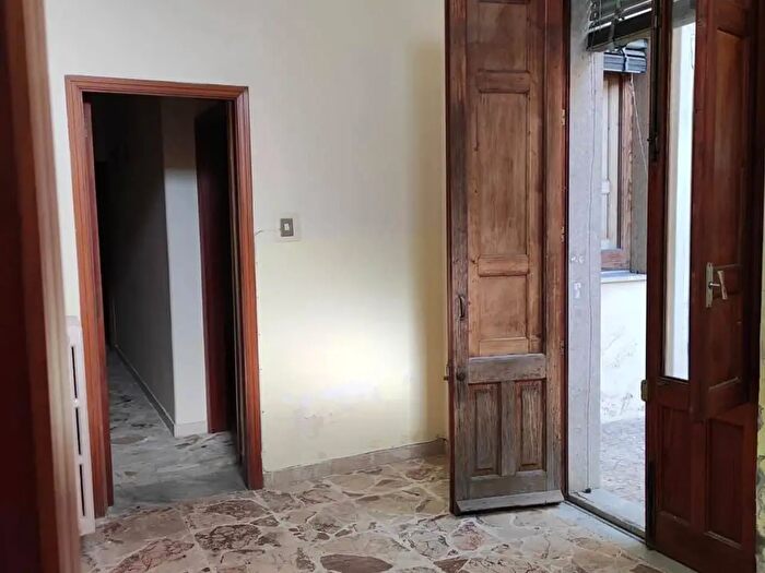 Appartamento quadrilocale in vendita in Via Ispica, Acireale