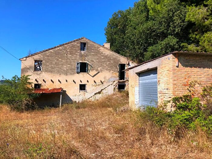 Casa con 6 locali in vendita in Via col di Tenda, Grottammare