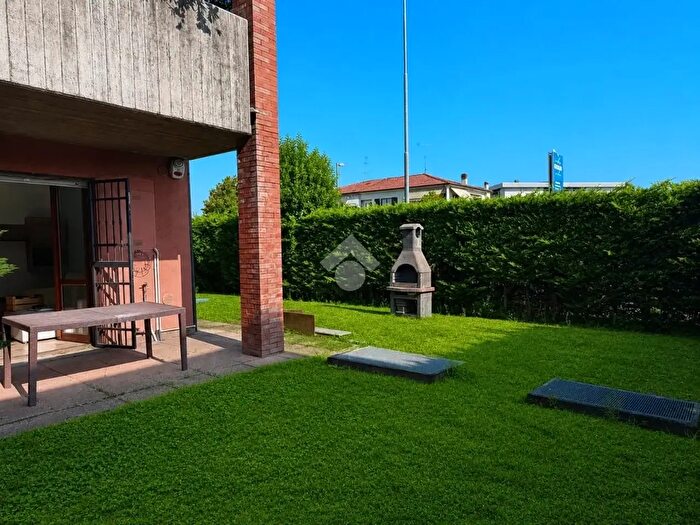 Appartamento trilocale in vendita in Via Milano, Castelnuovo Del Garda