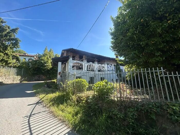 Casa con 10 locali in vendita in Frazione Filia, Castellamonte