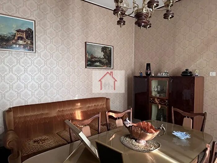 Casa con 8 locali in vendita in Vittorio Veneto