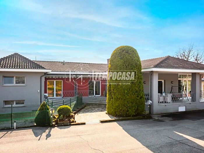 Casa con 8 locali in vendita in Strada Bussolino, Gassino Torinese