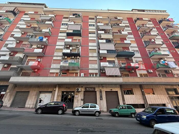 Appartamento trilocale in vendita in Via Orsini, Taranto