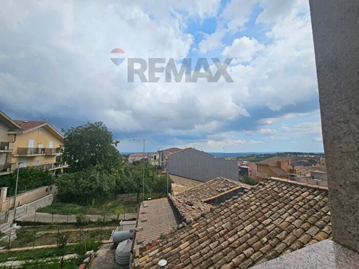 Casa con 9 locali in vendita in Via Cavour, Buscemi