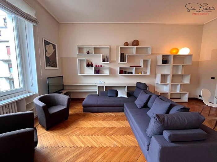 Appartamento con 5 locali in affitto in Via Teofilo Rossi Conte di Montelera, Via Roma, Torino