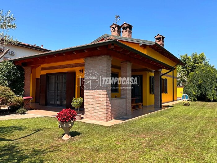 Casa trilocale in vendita in Via Papa Giovanni Paolo ° Luciani, Castiraga Vidardo