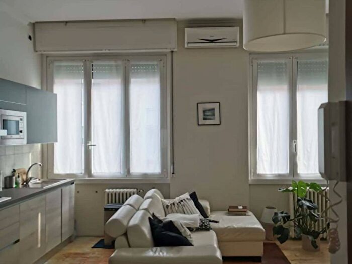 Appartamento trilocale in affitto in Via Arcivescovo Romilli, Corvetto, Milano