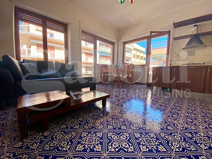 Appartamento quadrilocale in vendita in Via Vitruvio, Formia