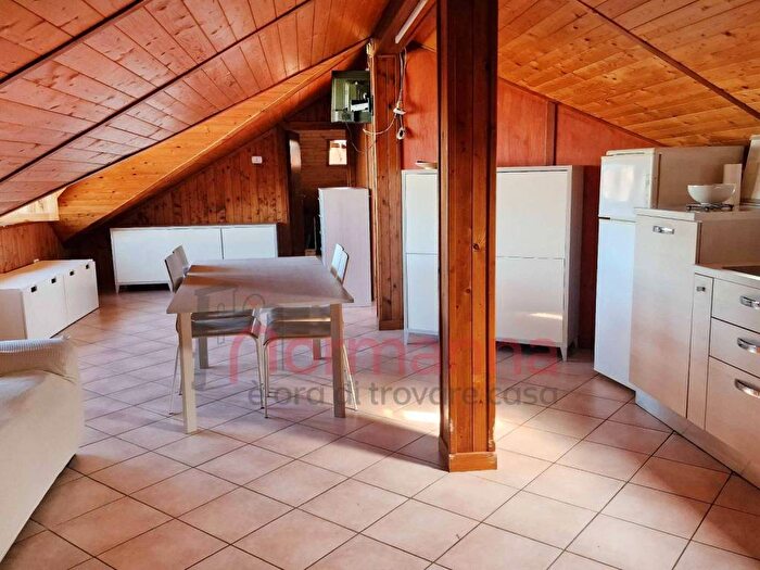 Casa bilocale in affitto in Via Romaniello, TrentolaDucenta