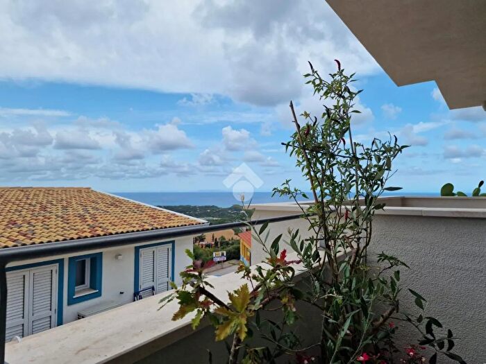 Appartamento trilocale in vendita in Via Mare, Badesi