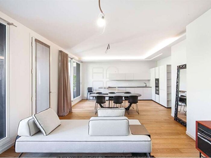 Appartamento quadrilocale in affitto in Via Nazario Sauro, Centro Storico, Desenzano del Garda