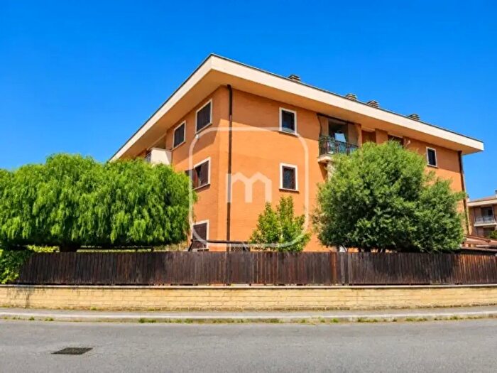 Appartamento bilocale in vendita in Via Opi, Roma