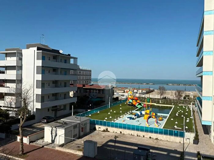 Appartamento trilocale in vendita in Viale Euclide, Cesenatico