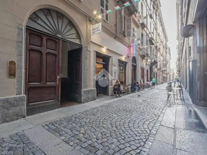 Appartamento con 5 locali in vendita in Via SantAgostino, Torino