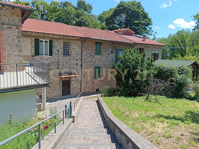 Appartamento con 7 locali in vendita in Via Val di Piatta, Abbadia San Salvatore