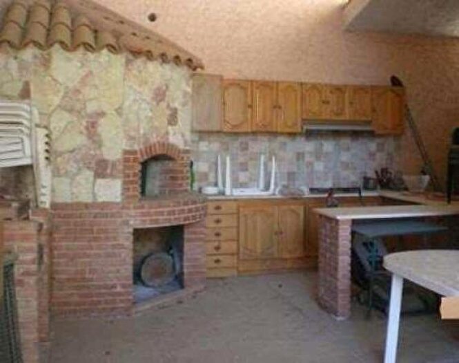 Casa con 6 locali in vendita in Via, Caltanissetta