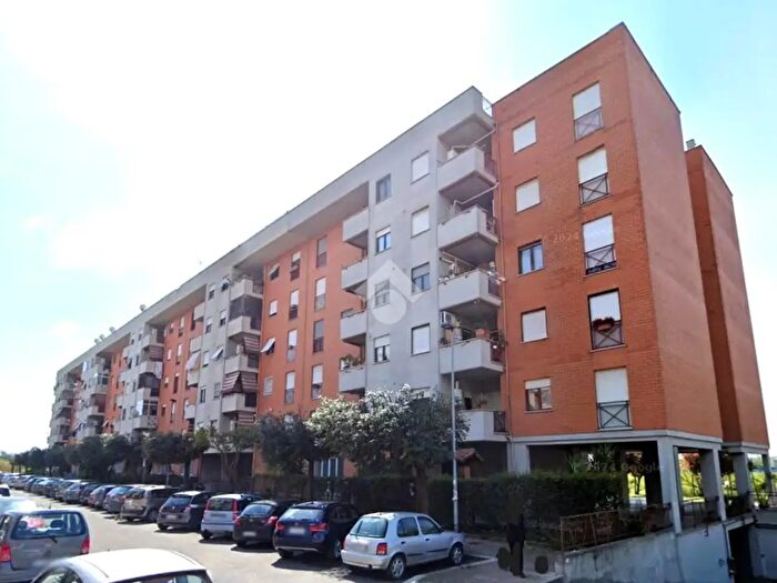 Appartamento trilocale in vendita in Via Lussemburgo, Aprilia