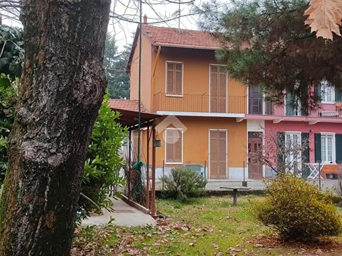 Casa trilocale in vendita in Via Bosisio, Lonate Pozzolo