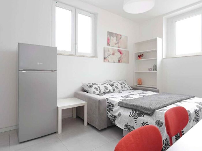 Appartamento monolocale in affitto in Via Giovanni Battista Cassinis, Corvetto, Milano