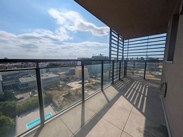 Appartamento bilocale in affitto in Via Carlo Imbonati, Dergano, Milano