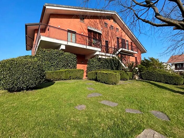 Appartamento con 5 locali in vendita in Strada IV Novembre, Orbassano