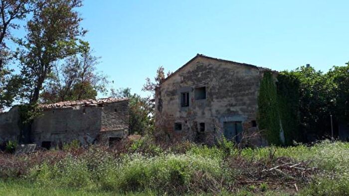 Casa con 6 locali in vendita in Montemarciano