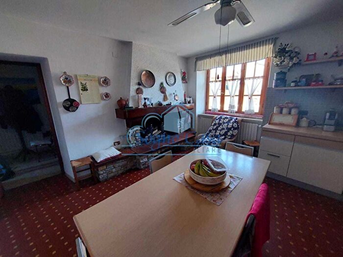 Casa con 6 locali in vendita in Castelnuovo Magra