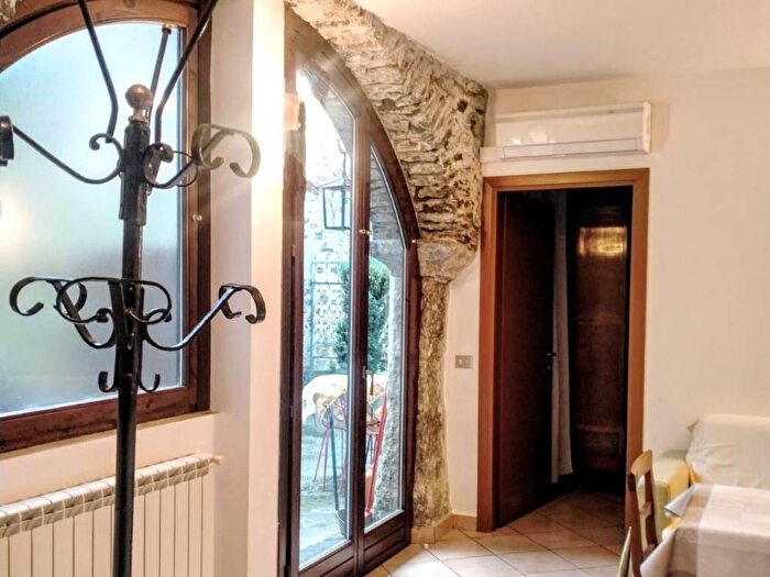 Appartamento bilocale in affitto in Centro, Pella