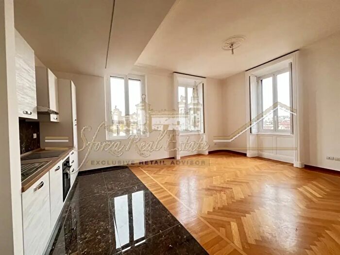 Appartamento trilocale in affitto in Via Spartaco, Milano