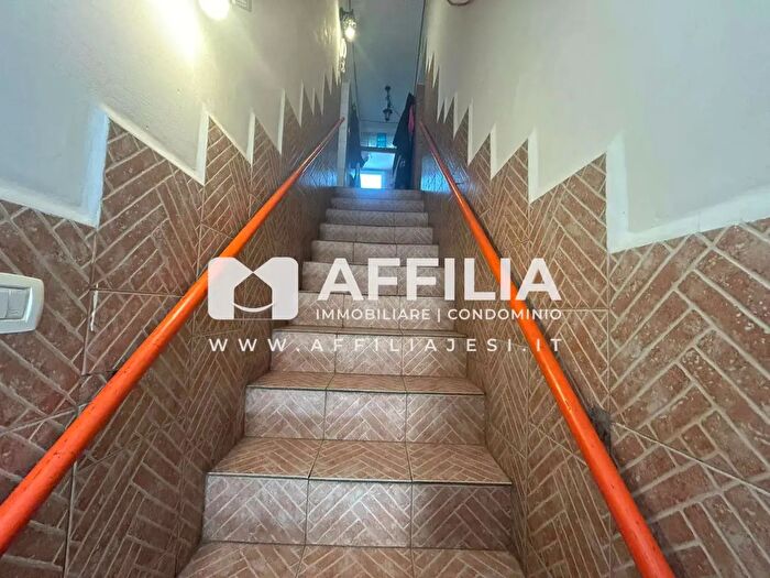 Casa con 11 locali in vendita in Via Giacomo Matteotti, Cupramontana