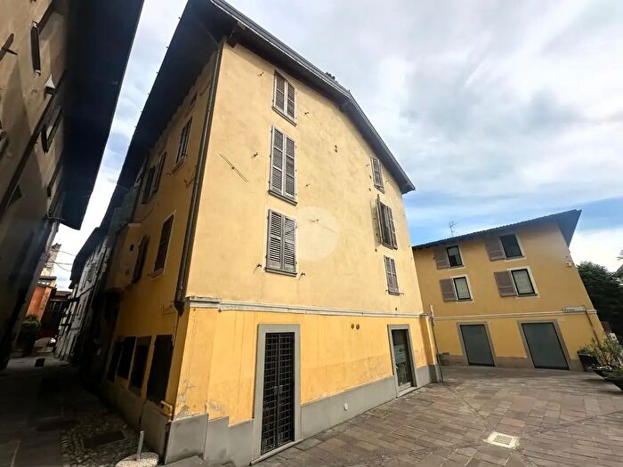 Appartamento bilocale in vendita in Via Rose, Rovato