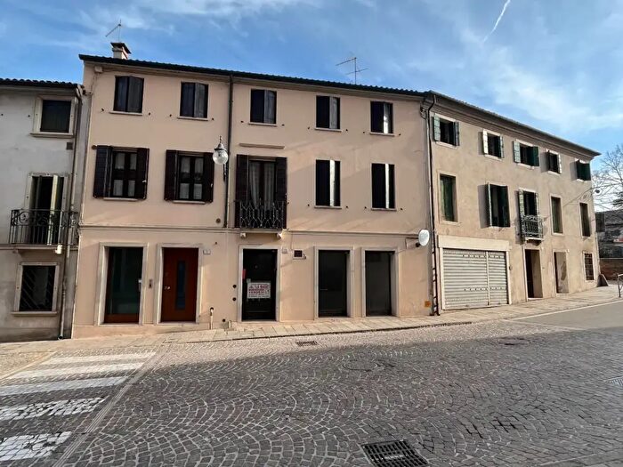 Appartamento trilocale in vendita in Via C B Cavour N Este, Este