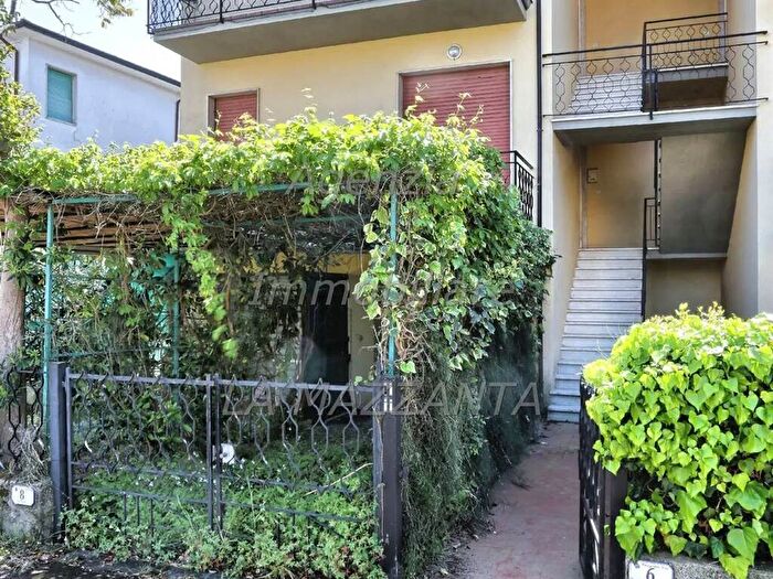 Appartamento trilocale in affitto in Via Marche, Mazzanta, Rosignano Marittimo