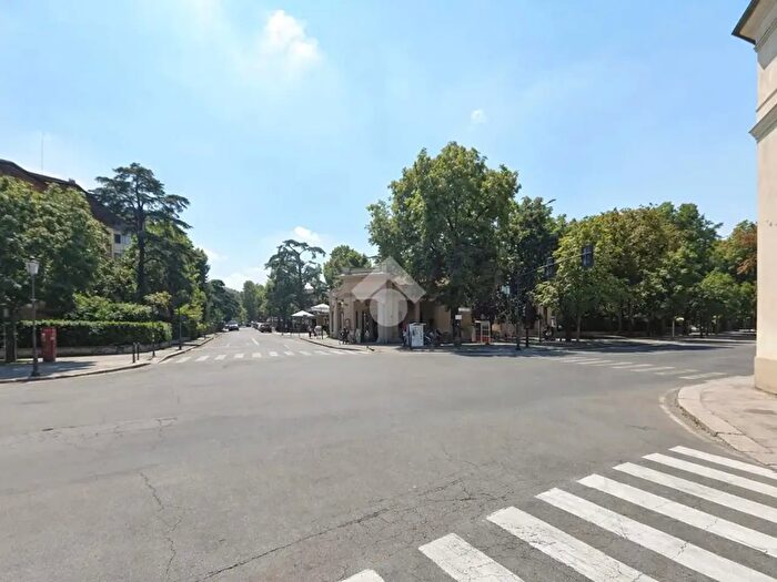 Appartamento quadrilocale in vendita in Piazza XXV Aprile, Parma