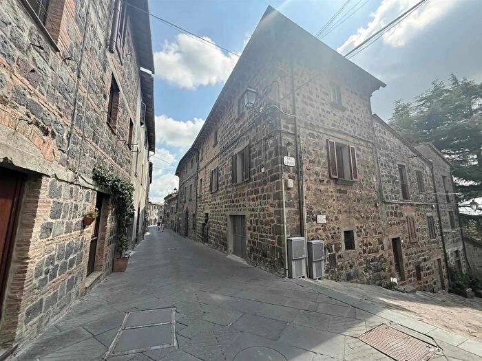 Appartamento trilocale in vendita in Radicofani