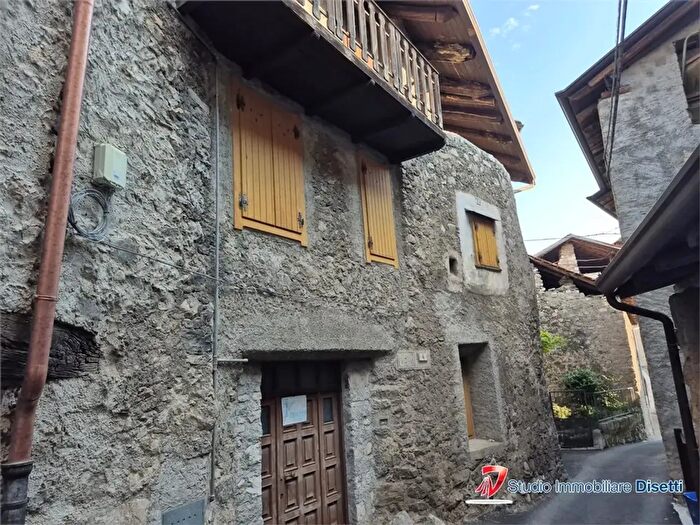 Casa con 6 locali in vendita in Via Mulino, Cerveno