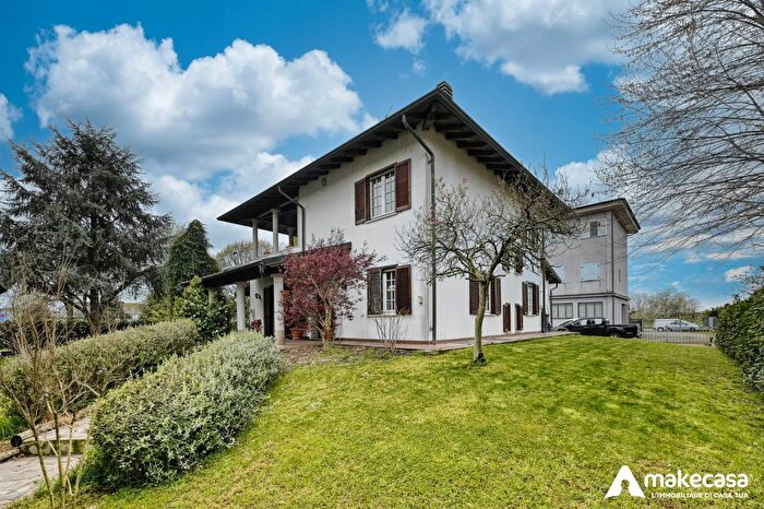 Casa quadrilocale in vendita in Via Piemonte, Vizzolo Predabissi