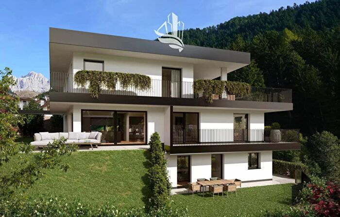 Appartamento quadrilocale in vendita in Via Catinaccio, Nova Levante