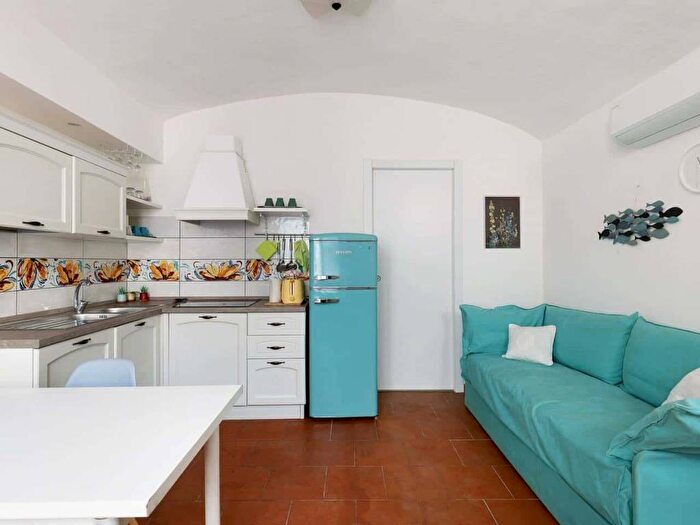 Appartamento trilocale in affitto in Via de Castagnoli, Centro Storico, Bologna