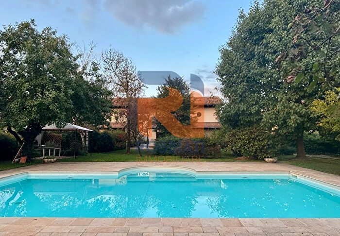 Casa con 7 locali in vendita in Via della Libertà, Gropello Cairoli