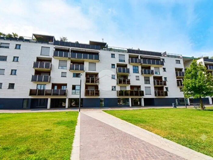 Appartamento trilocale in vendita in Viale Risorgimento, Vimercate