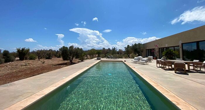 Casa con 7 locali in vendita in Carovigno