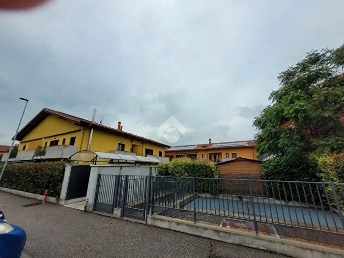 Appartamento quadrilocale in vendita in Via del Pestrino, Verona