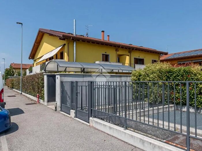 Case in Vendita e in Affitto - 3